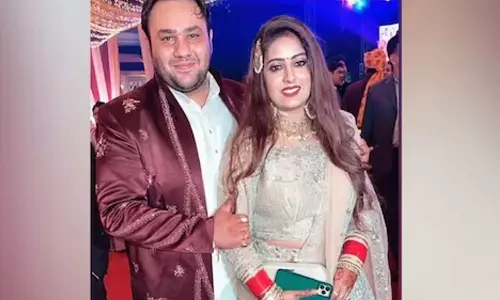 வரதட்சணை கேட்டு மனைவியை கொன்ற தொழிலதிபர்? தீபாவளி விருந்தில் பங்கேற்று வீடு திரும்பிய நிலையில் பயங்கரம்