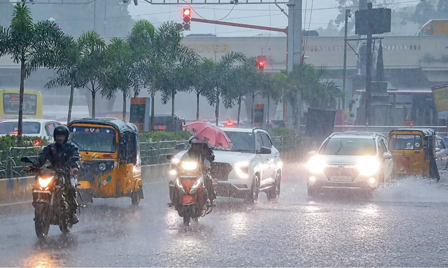 சென்னை உள்பட 5 மாவட்டங்களுக்கு நாளை கனமழை எச்சரிக்கை- வானிலை ஆய்வு மையம்
