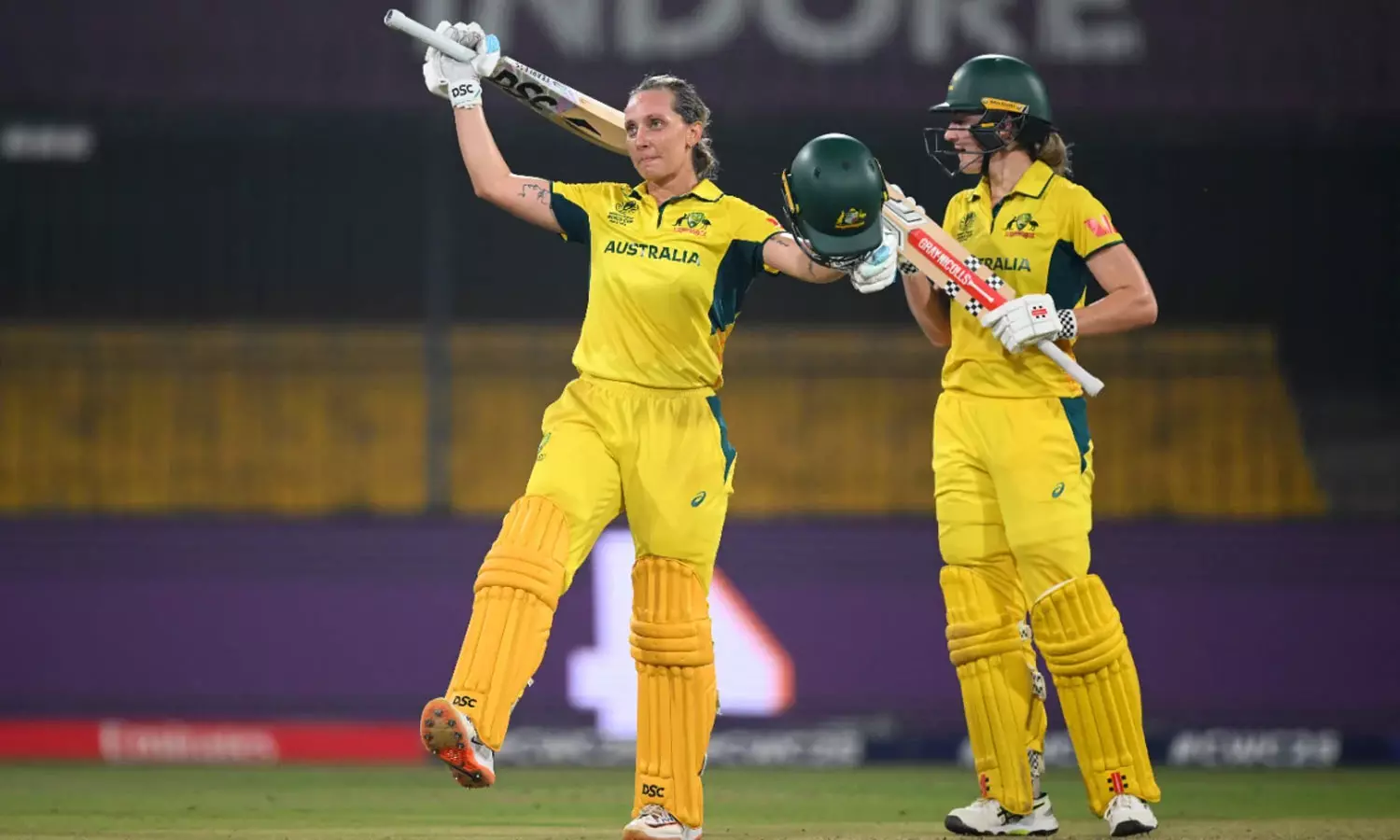 மகளிர் உலகக் கோப்பை: இங்கிலாந்தை வீழ்த்தி மீண்டும் முதலிடம் பிடித்தது ஆஸ்திரேலியா