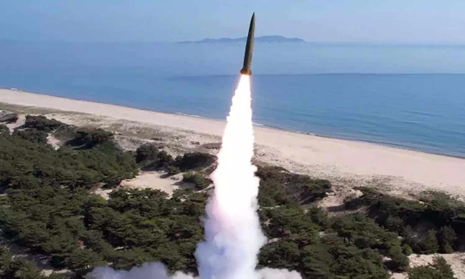 அடுத்த வாரம் தென்கொரியா வரும் டிரம்ப்: ஏவுகணை சோதனை நடத்திய வடகொரியா