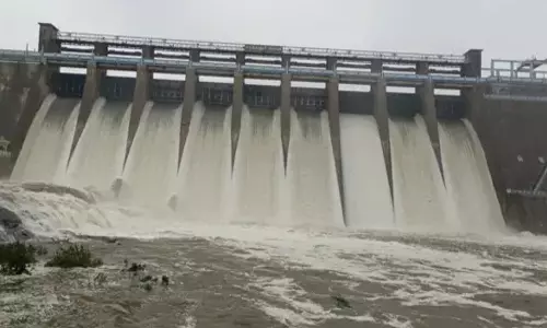 சாத்தனூர் அணையில் இருந்து 15,000 கன அடி நீர் திறப்பு- வெள்ள அபாய எச்சரிக்கை