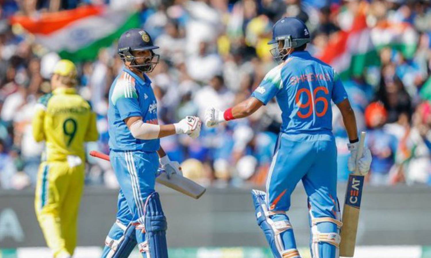 ஆஸ்திரேலியாவுக்கு எதிராக 2-வது ஒருநாள் போட்டி: ரோகித்- ஷ்ரேயாஸ் அரைசதம் அடித்து அசத்தல்