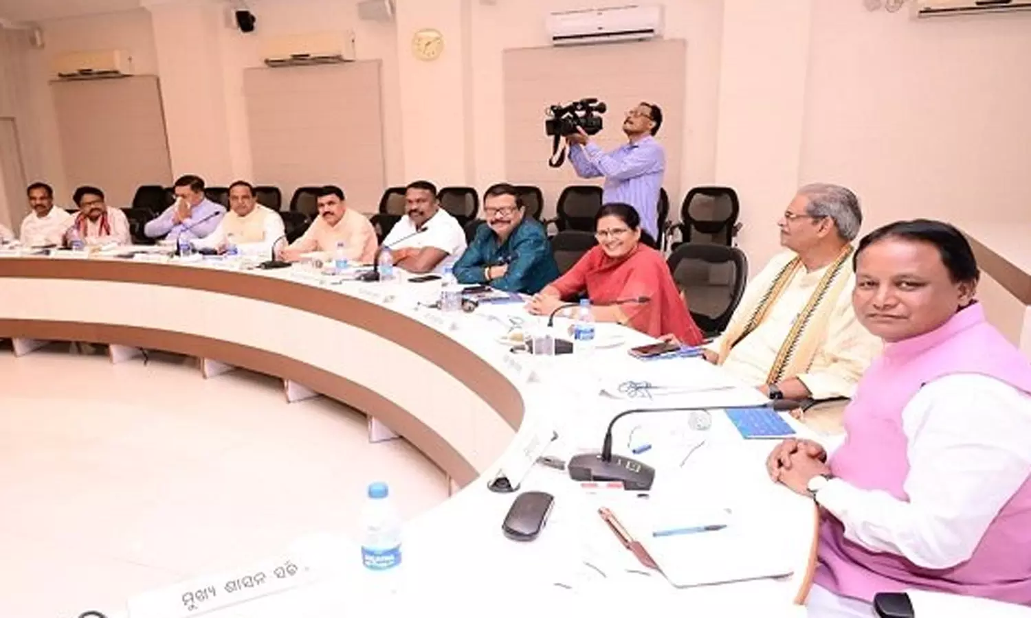 துணை காவல் ஆய்வாளர்கள் தேர்வில் பல கோடி ஊழல்: விசாரணையை சி.பி.ஐ.-க்கு மாற்றிய ஒடிசா அரசு துணை காவல் ஆய்வாளர்கள் தேர்வில் பல கோடி ஊழல்: விசாரணையை சி.பி.ஐ.-க்கு மாற்றிய ஒடிசா அரசு