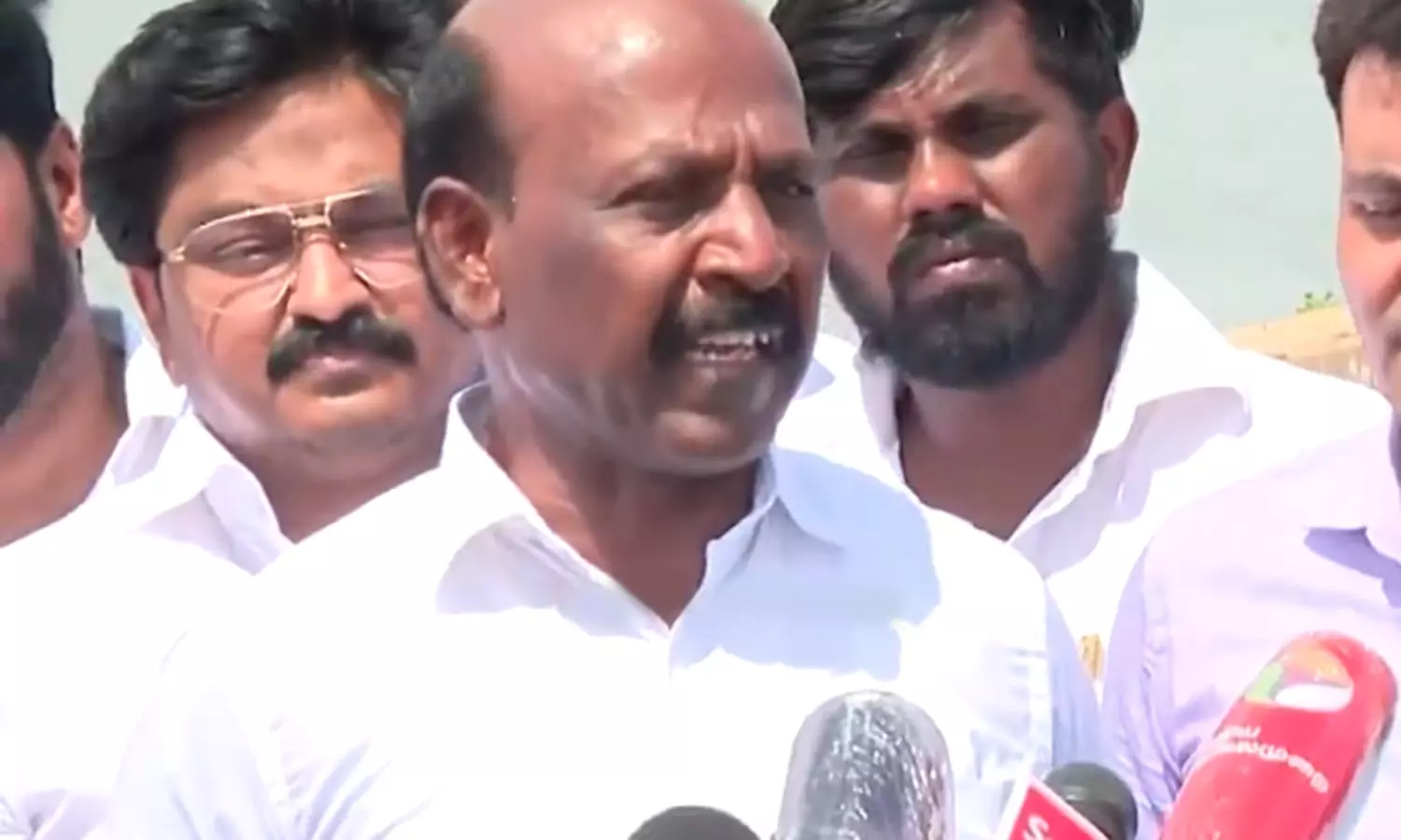 செம்பரம்பாக்கம் ஏரியில் நீர் திறந்தாலும் அடையாறு கரையோர மக்களுக்கு பாதிப்பு ஏற்படாது - அமைச்சர் மா.சுப்பிரமணியன் செம்பரம்பாக்கம் ஏரியில் நீர் திறந்தாலும் அடையாறு கரையோர மக்களுக்கு பாதிப்பு ஏற்படாது - அமைச்சர் மா.சுப்பிரமணியன்