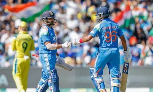 ஆஸ்திரேலியாவுக்கு எதிரான 2-வது ஒருநாள் போட்டி: ரோகித்- ஷ்ரேயாஸ் அரைசதம் அடித்து அசத்தல்