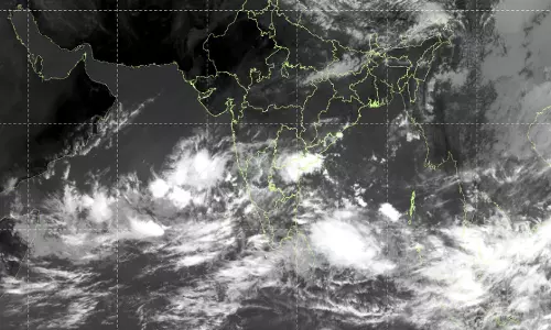தென்கிழக்கு வங்கக்கடலில் புதிய காற்றழுத்த தாழ்வு பகுதி நாளை உருவாகிறது