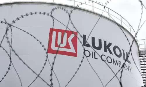 உக்ரைன் போர் விவகாரம்: 2 ரஷிய எண்ணெய் நிறுவனங்கள் மீது அமெரிக்கா பொருளாதார தடை