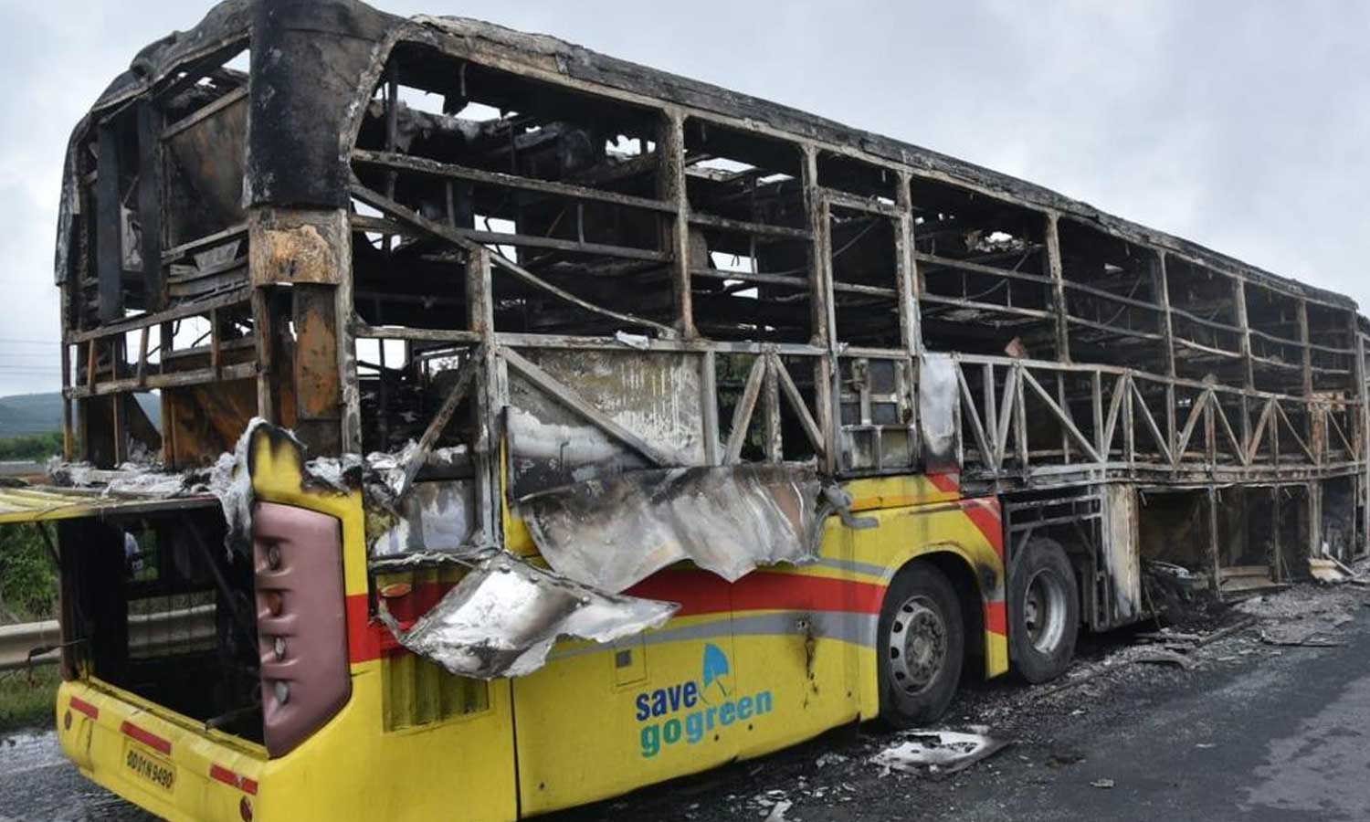 20 பேர் உயிரிழந்த பஸ் விபத்துக்கு யார் காரணம்? - உயிர் தப்பிய பயணிகள் பகீர் தகவல்