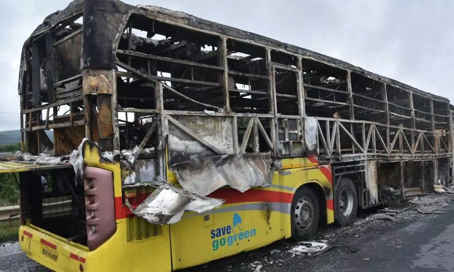 20 பேர் உயிரிழந்த பஸ் விபத்துக்கு யார் காரணம்? - உயிர் தப்பிய பயணிகள் பகீர் தகவல்