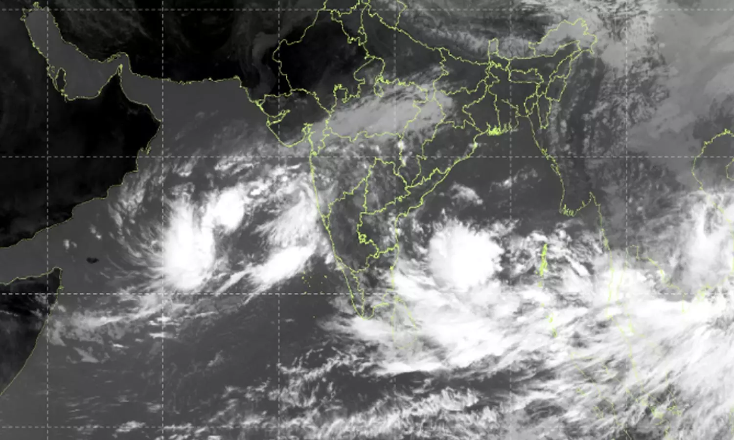 மசூலிப்பட்டினம் அருகே தீவிர புயலாக கரையைக் கடக்கும் மோன்தா மசூலிப்பட்டினம் அருகே தீவிர புயலாக கரையைக் கடக்கும் மோன்தா
