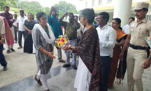 நெல் ஈரப்பதம் - மத்திய குழுவினர் செங்கல்பட்டில் ஆய்வு