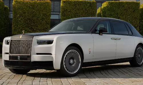 100 ஆண்டுகள் நிறைவு... ஃபேண்டம் சீரிஸில் ஸ்பெஷல் எடிஷன் அறிமுகம் செய்த ரோல்ஸ் ராய்ஸ்