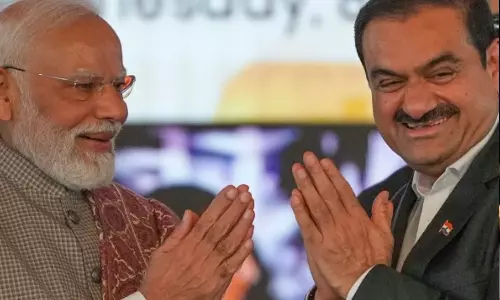 அதானியை காப்பாற்ற LIC-யின் ரூ.33,000 கோடியை தாரைவார்க்கும் மோடி அரசு - வாஷிங்டன் போஸ்ட் அறிக்கையால் பரபரப்பு