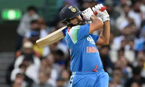 சிட்னி ஒருநாள் போட்டியில் சதம் விளாசினார் ரோகித் சர்மா