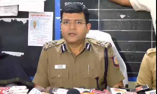 பாலத்தில் நடந்து சென்றவரிடம் செல்போன், பணம் பறிப்பு- காவல்துறை விளக்கம்