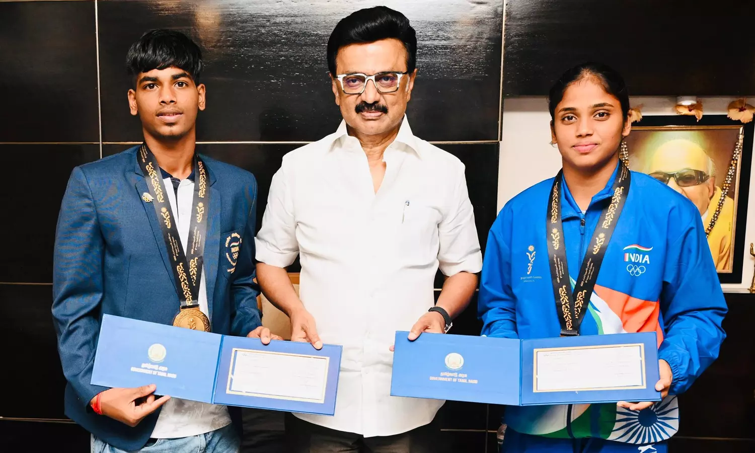 தமிழ்நாடு பெருமை கொள்கிறது..! தங்கம் வென்ற கபடி வீரர்களை அழைத்து பாராட்டிய முதலமைச்சர்