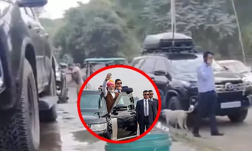 பிரதமர் மோடியின் காருக்கு லோக்கல் கார் ஷெட்டில் வாட்டர் சர்வீஸ்? - வைரலாகும் வீடியோ!