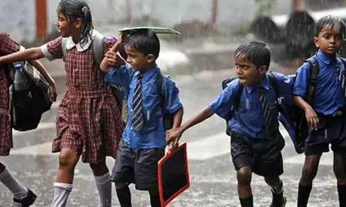 சென்னை உட்பட 2 மாவட்டங்களில் நாளை பள்ளிகளுக்கு விடுமுறை