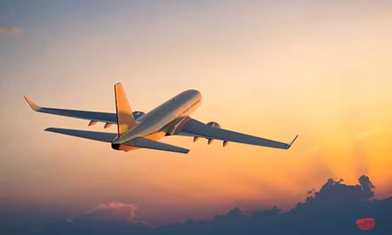 மோன்தா புயல் எதிரொலி: 12 விமான சேவைகள் ரத்து