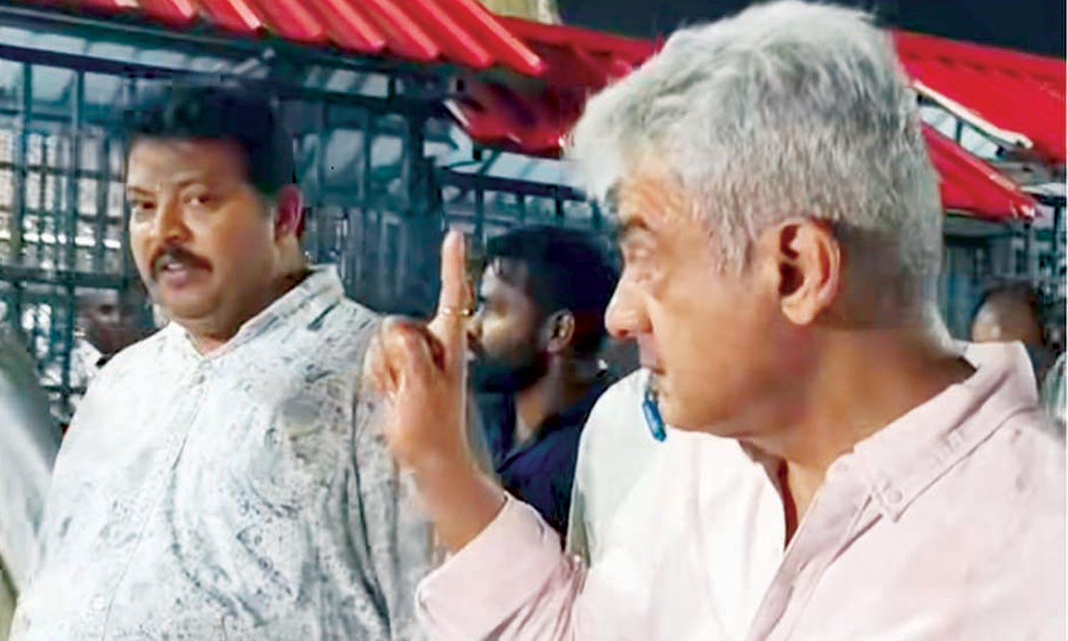 தல, தல என கூச்சலிட்ட ரசிகர்கள்... சட்டென கண்டித்த அஜித்