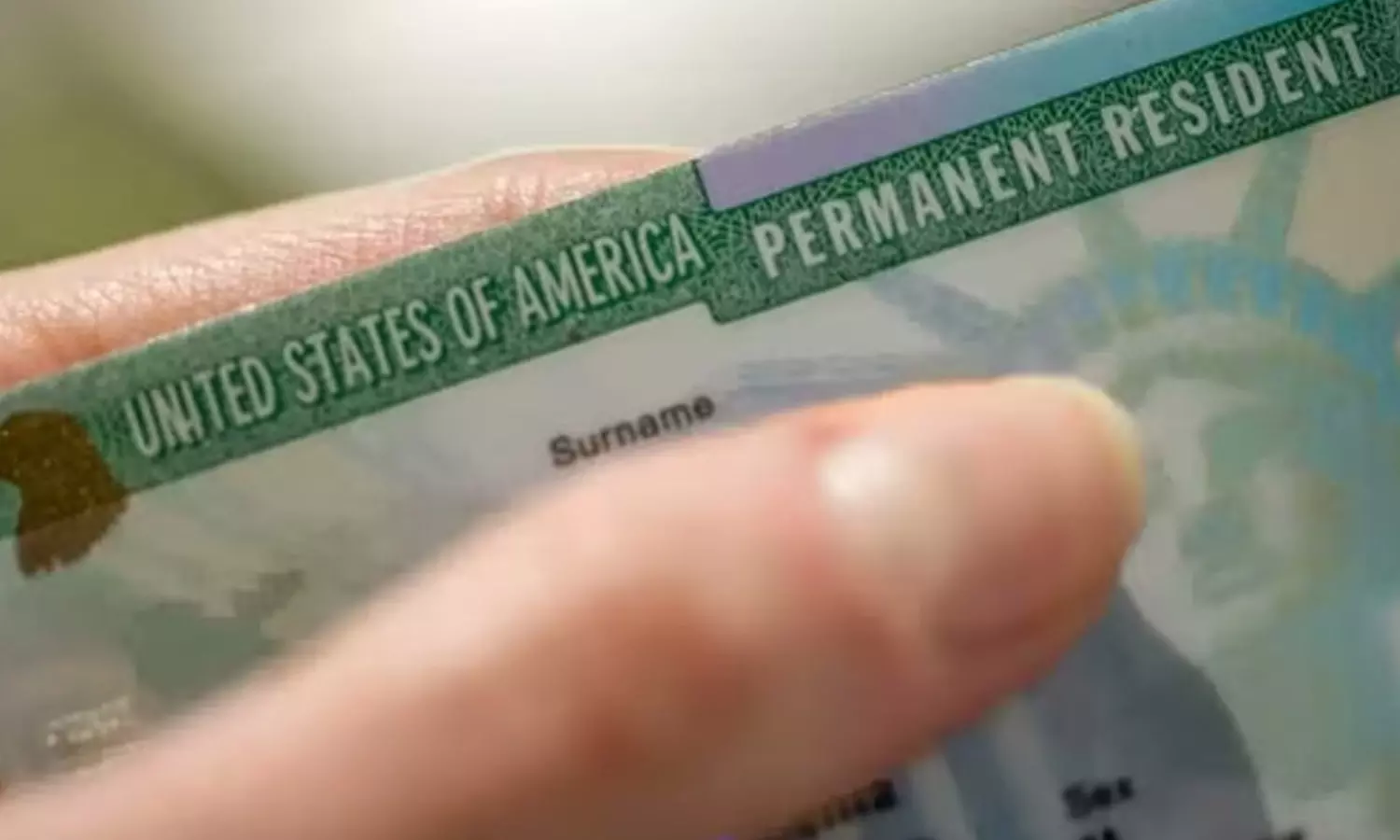 வெளிநாட்டினர், கிரீன் கார்டு வைத்திருப்பவர்களுக்கு புதிய விதிமுறை- அமெரிக்கா அறிவிப்பு வெளிநாட்டினர், கிரீன் கார்டு வைத்திருப்பவர்களுக்கு புதிய விதிமுறை- அமெரிக்கா அறிவிப்பு