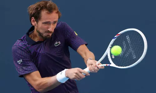 பாரிஸ் மாஸ்டர்ஸ் ஓபன்: 2வது சுற்றுக்கு முன்னேறினார் மெத்வதேவ்