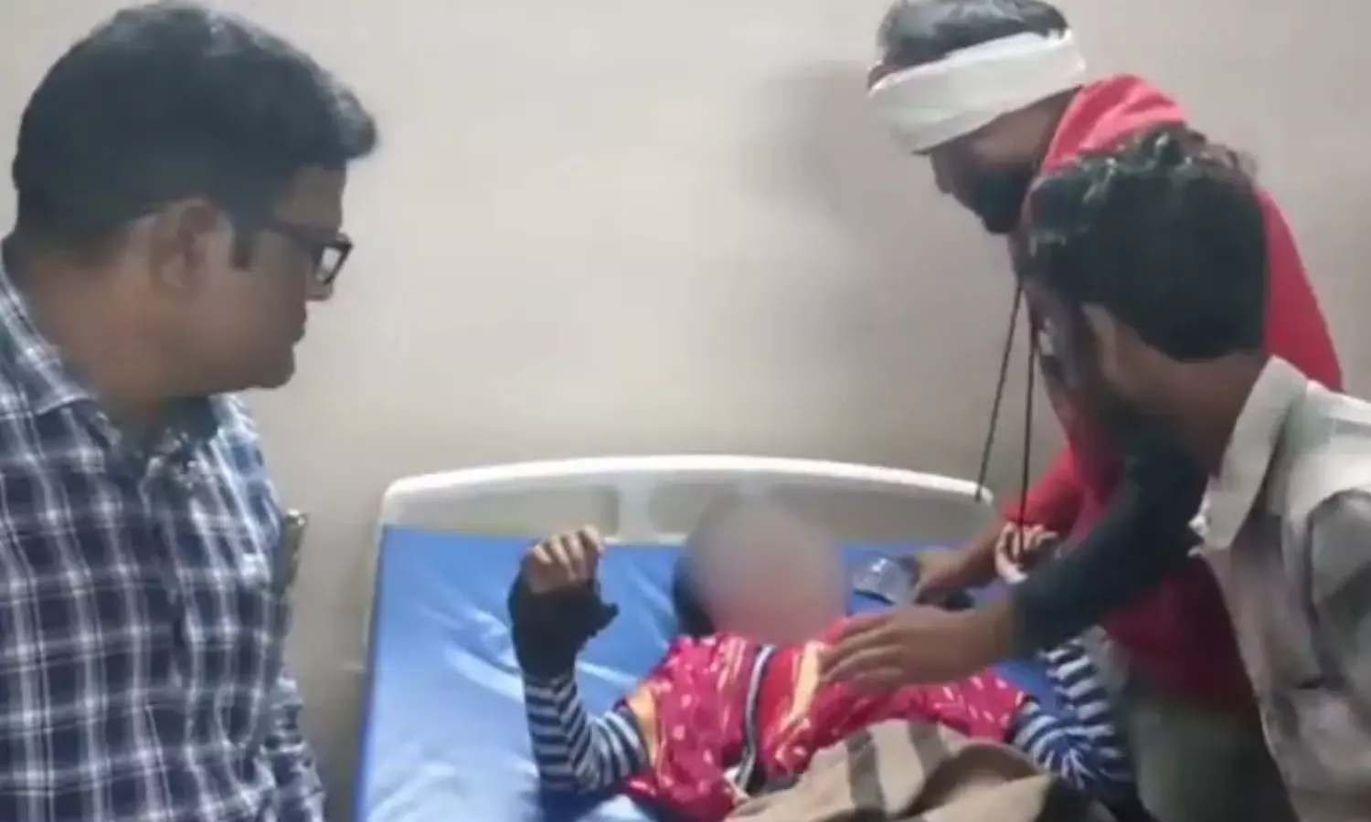 உடலுறவு கொள்ள மறுத்த மனைவியை வீட்டின் மாடியிலிருந்து தூக்கி வீசிய கணவன் உடலுறவு கொள்ள மறுத்த மனைவியை வீட்டின் மாடியிலிருந்து தூக்கி வீசிய கணவன்