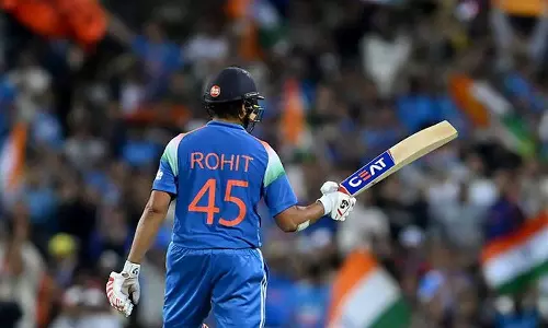 268வது போட்டியில் தரவரிசையில் முதலிடம் பிடித்த ரோகித்.. 38வது போட்டியிலேயே தோனி செய்த சம்பவம்