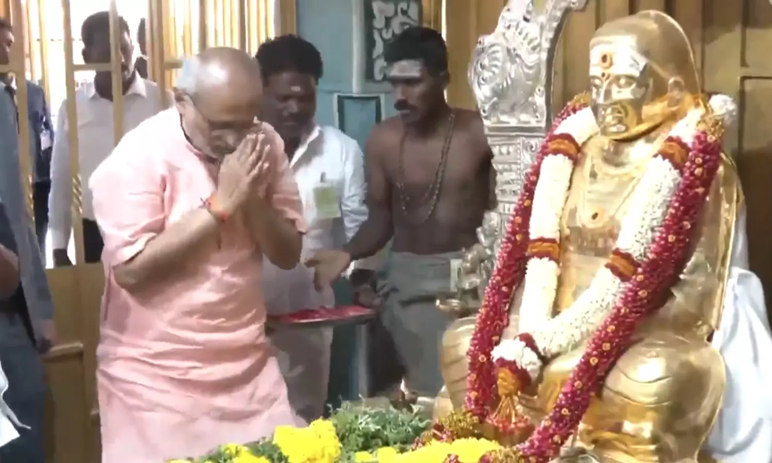 பசும்பொன் முத்துராமலிங்கத்தேவர் நினைவிடத்தில் துணை ஜனாதிபதி சி.பி.ராதாகிருஷ்ணன் மரியாதை