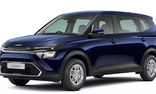 கேரன்ஸ் சிஎன்ஜி வேரியண்ட் அறிமுகம் செய்த கியா... விலை எவ்வளவு தெரியுமா..?