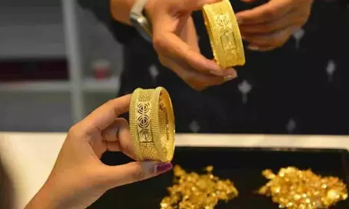 காலையில் சரிவு.. மாலையில் உயர்வு.. மக்களை குழப்பத்தில் ஆழ்த்தும் தங்கம் விலை