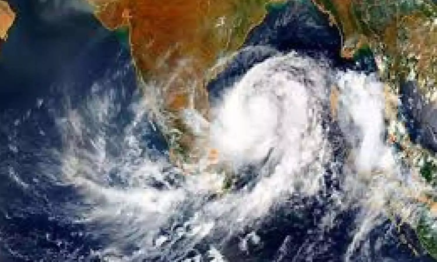 ஒரே சமயத்தில் இரு காற்றழுத்த தாழ்வு பகுதி - தமிழகத்தில் மழைக்கு வாய்ப்பு? ஒரே சமயத்தில் இரு காற்றழுத்த தாழ்வு பகுதி - தமிழகத்தில் மழைக்கு வாய்ப்பு?