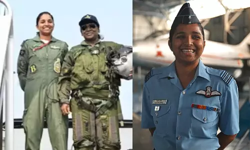 இந்தியாவின் ஒரே பெண் ரஃபேல் போர் விமானி.. திரௌபதி முர்முவுடன் புகைப்படத்தில் இருக்கும் வீராங்கனை பற்றி தெரியுமா?