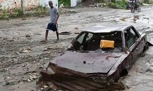 கரீபியன்  நாடுகளை புரட்டிப் போட்ட மெலிசா புயல் - 49 பேர் பலி