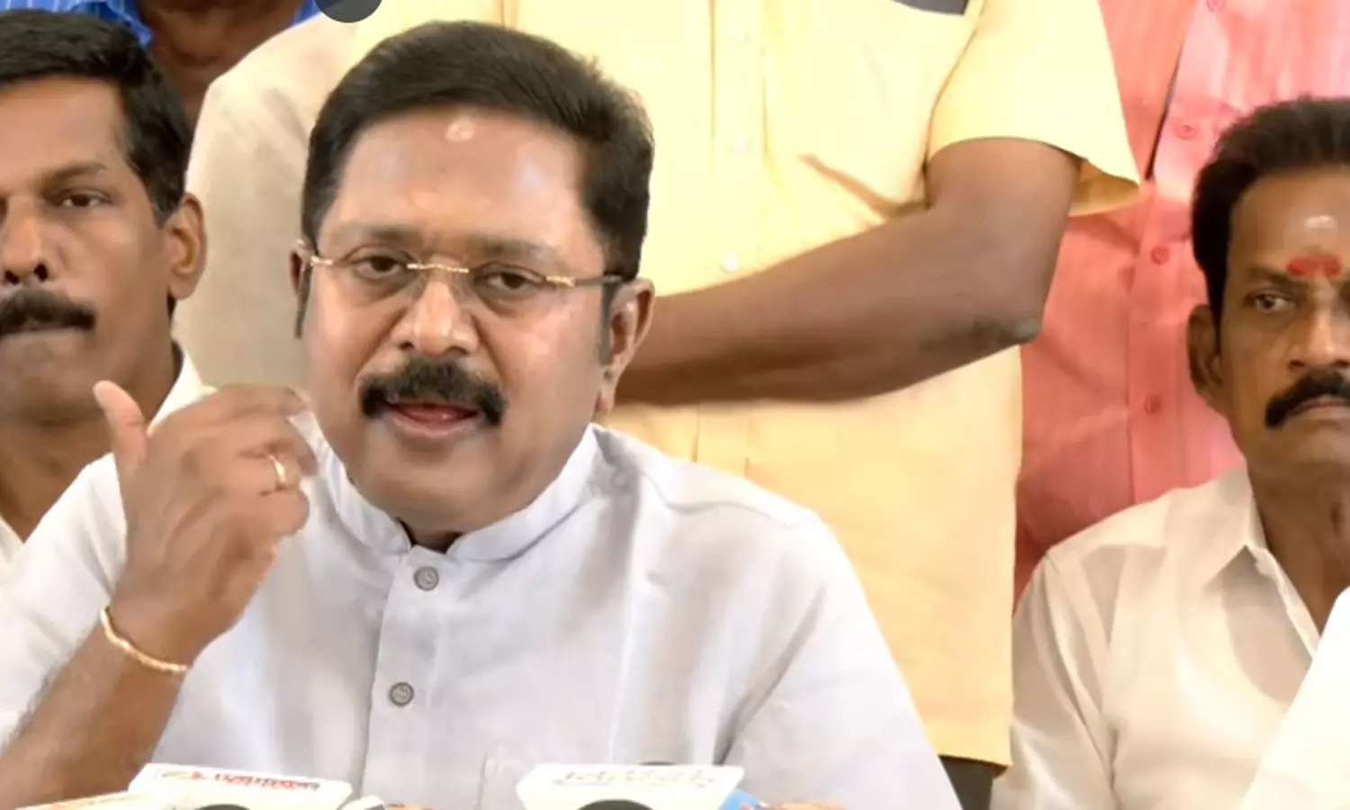 யார் துரோகி? - செங்கோட்டையனை நீக்க எடப்பாடிக்கு தகுதியே இல்லை - டி.டி.வி. காட்டம்