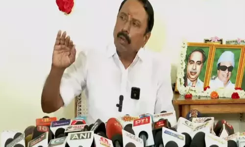 துரோகம் செய்ததற்கான நோபல் பரிசை  இ.பி.எஸ்.க்கு கொடுக்கலாம் - செங்கோட்டையன் காட்டம்