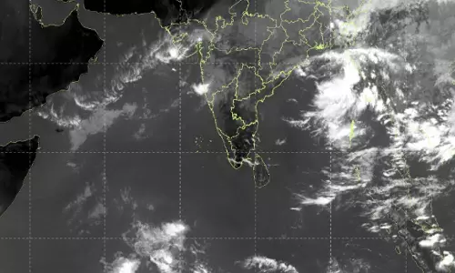அடுத்த 24 மணி நேரத்தில் உருவாகும் காற்றழுத்த தாழ்வு பகுதி... தமிழகத்தில் மழைக்கு வாய்ப்புள்ளதா?