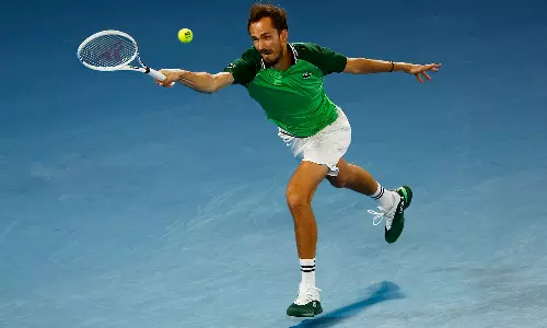 பாரிஸ் மாஸ்டர்ஸ் ஓபன்: காலிறுதியில் மெத்வதேவ் அதிர்ச்சி தோல்வி