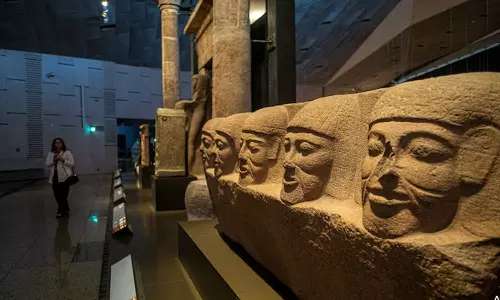 சுற்றுலா பயணிகளே இது உங்களுக்காக: உலகின் மிகப்பெரிய மியூசியம் எகிப்தில் திறப்பு