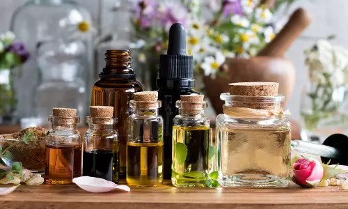 உடல் ஆரோக்கியத்திற்கும் பளபளப்புக்கும் உதவும் 5 எண்ணெய்கள்!