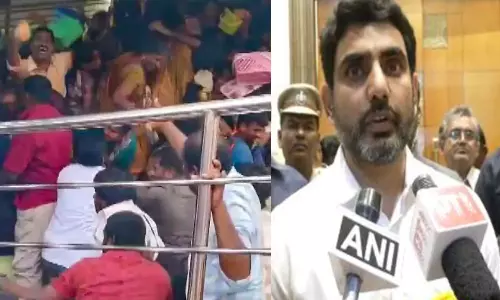 கோவில் கூட்ட நெரிசலில் உயிரிழந்தவர்களுக்கு ரூ.15 லட்சம் இழப்பீடு - ஆந்திர அரசு அறிவிப்பு