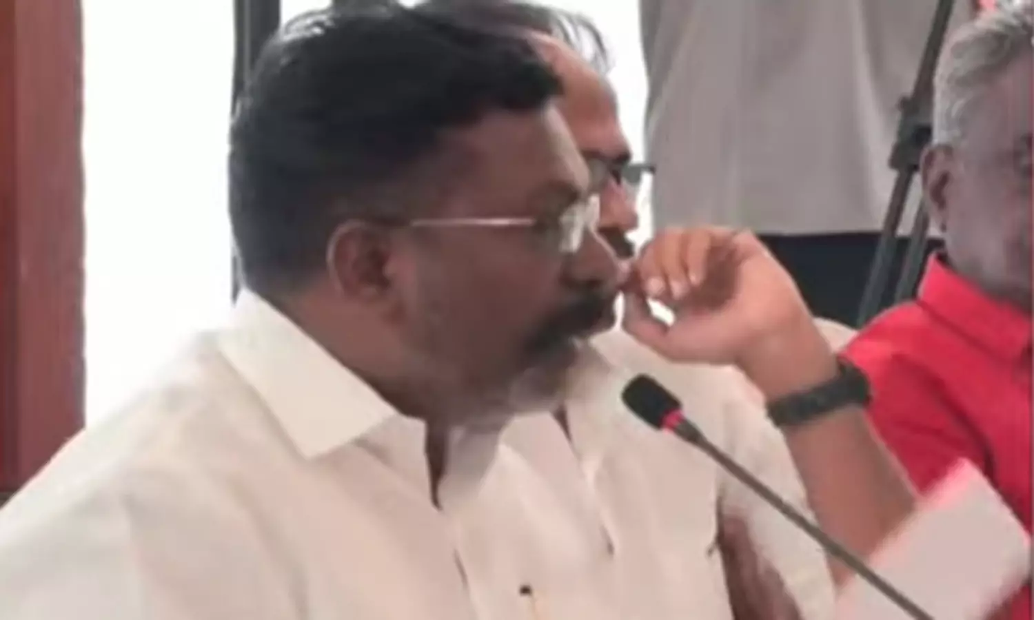 1 கோடி பேர் பெயர்களை நீக்கி தேர்தலை சீர்குலைக்க திட்டமிட்ட சதி- திருமாவளவன் குற்றச்சாட்டு 1 கோடி பேர் பெயர்களை நீக்கி தேர்தலை சீர்குலைக்க திட்டமிட்ட சதி- திருமாவளவன் குற்றச்சாட்டு