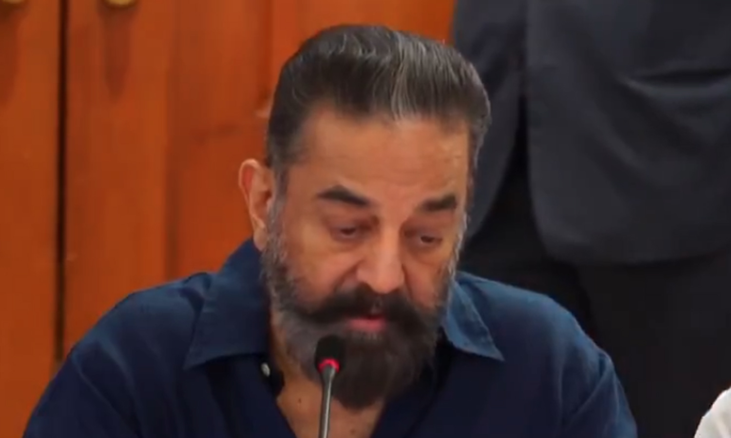 மக்களாட்சியின் தலைமையே வாக்குரிமைதான்-  கமல்ஹாசன்