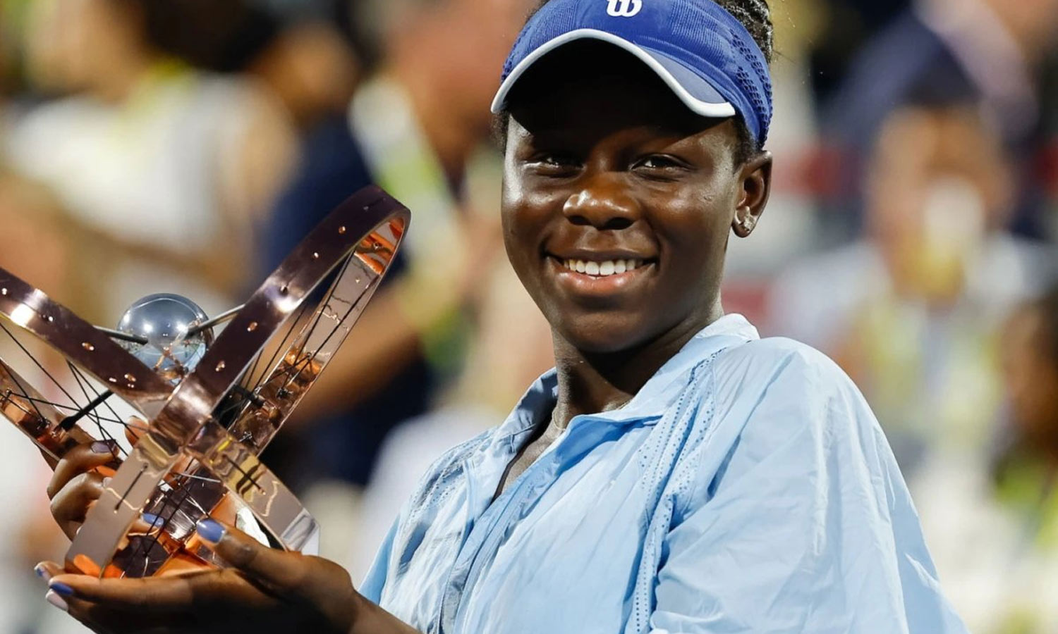 ஹாங்காங் ஓபன் டென்னிஸ்: சாம்பியன் பட்டம் வென்றார் கனடா வீராங்கனை