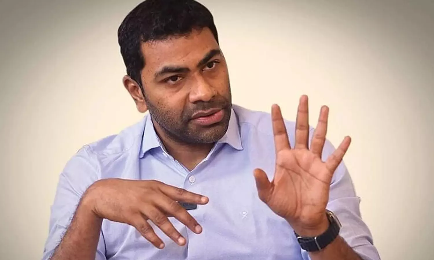 கோவை மாணவி பாலியல் வன்கொடுமை- ஆதவ் அர்ஜூனா கண்டனம் கோவை மாணவி பாலியல் வன்கொடுமை- ஆதவ் அர்ஜூனா கண்டனம்