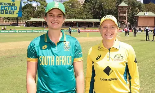 மகளிர் உலக கோப்பையில் ஒரு சீசனில் அதிக ரன்கள்: அலீசா ஹீலியை முந்தி லாரா வோல்வார்ட் சாதனை