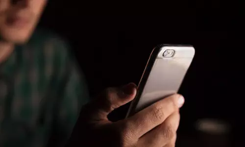 ஹவுஸ் ஓனருடன் கள்ளத்தொடர்பு: மனைவியிடம் வீடியோ காலில் உருக்கமாக பேசி கணவர் தற்கொலை