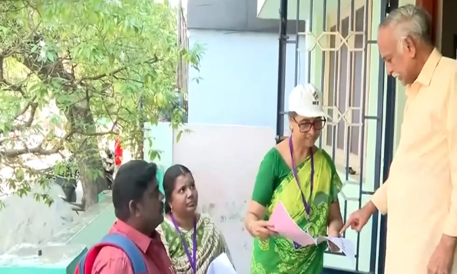 தமிழகத்தில் வாக்காளர் பட்டியல் சிறப்பு தீவிர திருத்தப்பணி தொடங்கியது