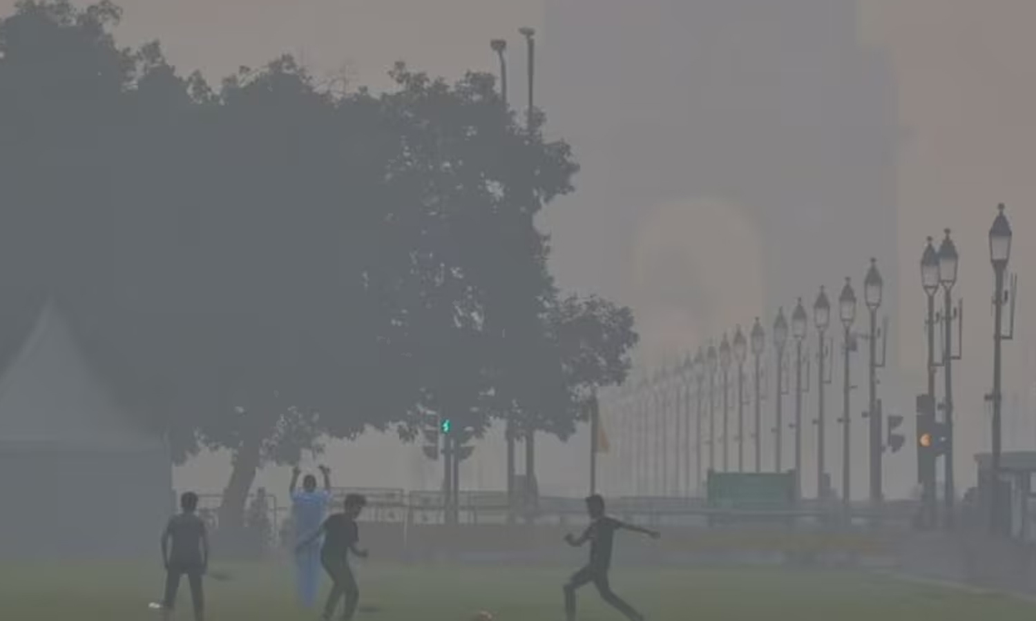 டெல்லியில் தொடர்ந்து அதிகரித்து வரும் காற்று மாசு