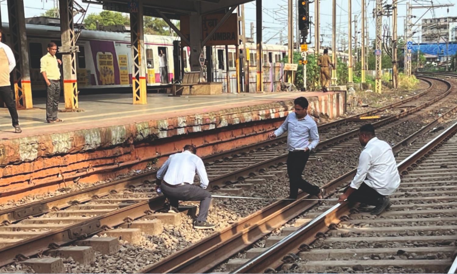 இந்திய ரெயில்வே வரலாற்றில் முதல் முறையாக 2 இன்ஜினியர்கள் மீது வழக்குப்பதிவு.. ஏன்?